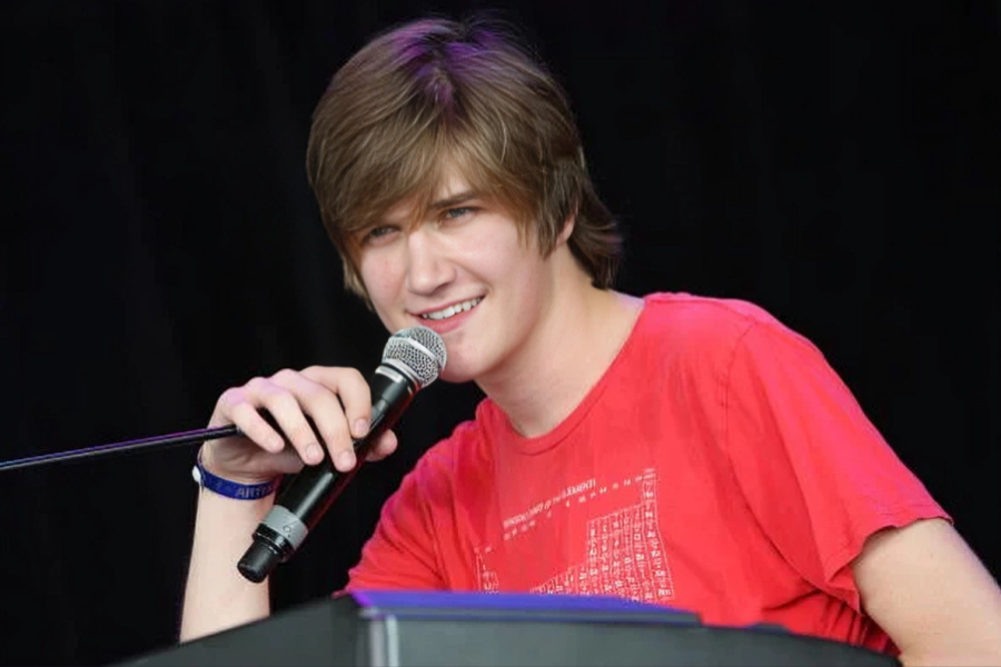 bo burnham net worth